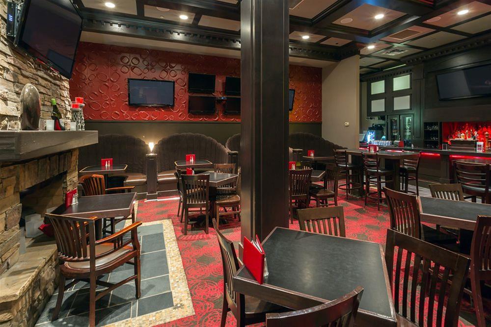 Radisson Hotel & Suites Fort Mcmurray Ngoại thất bức ảnh