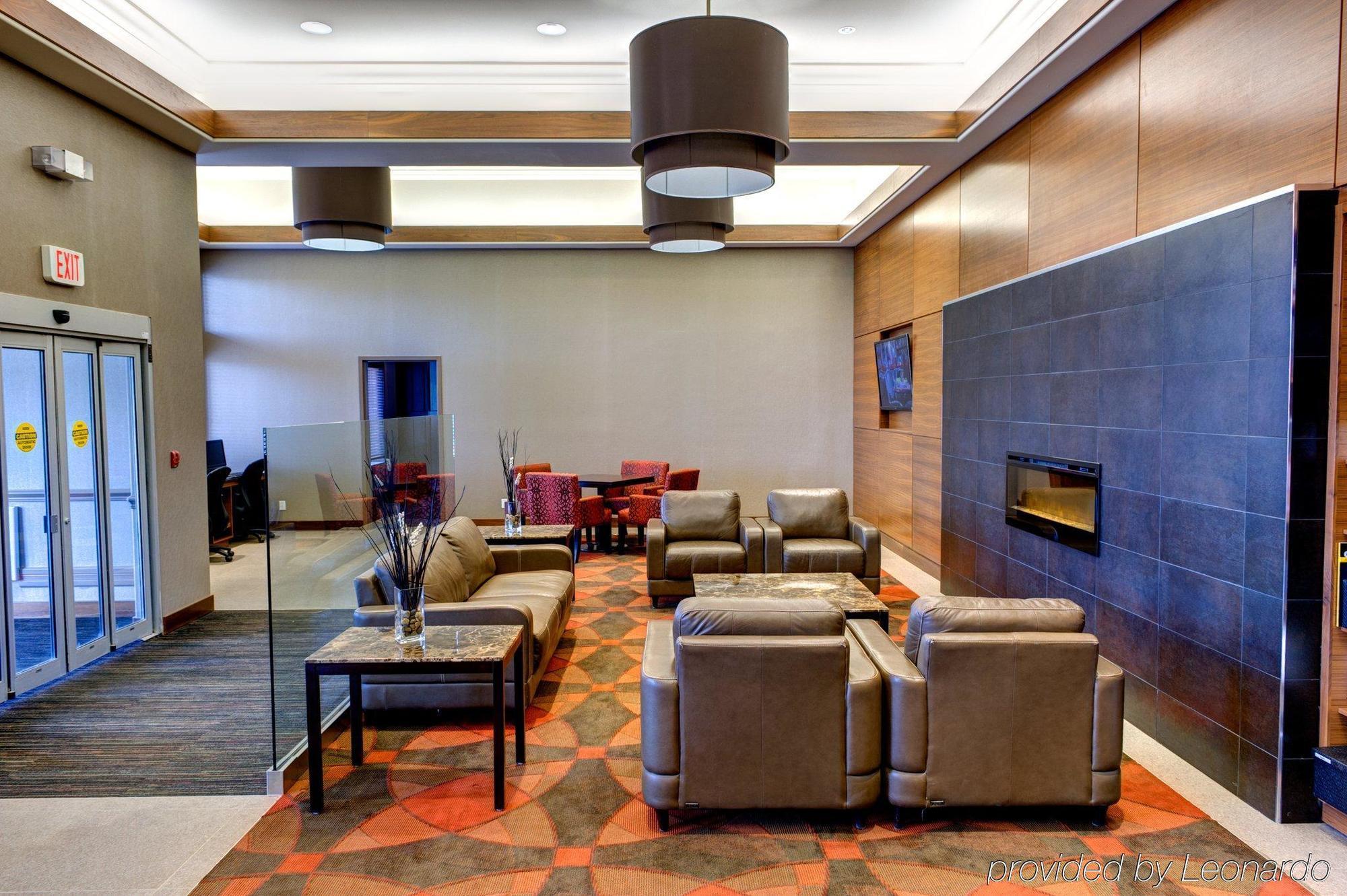 Radisson Hotel & Suites Fort Mcmurray Ngoại thất bức ảnh